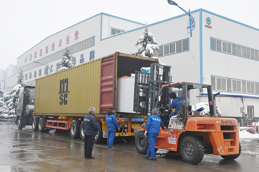 華泰集團設計制造的50T/D大豆、花生、小黑籽預處理榨油，20T/D浸出，20T/D精煉項目發往埃塞俄比亞